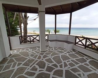 Zennova #22 Nikiti Sea Side House - Nikiti - Balkon