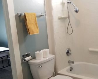 House on the Camas Prairie (in town) - Grangeville - Bathroom