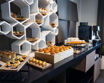 Novotel Almaty City Center - Almatý - Bufé