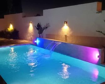 Villa Prestigieuse: pool, beach, nature - Soliman - Piscina