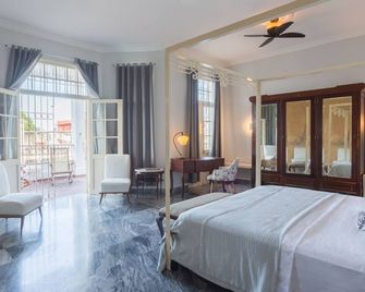 Napper By Rottenberg - Havana - Bedroom