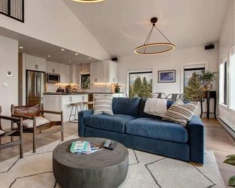 Abode at Rendezvous, private entrance, large deck - Teton Village - Sala de estar
