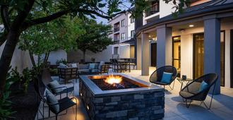 Courtyard by Marriott Cincinnati Airport South/Florence - Florence - Uteplats