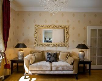 Mokni's Palais Hotel & Spa - Bad Wildbad - Sala de estar