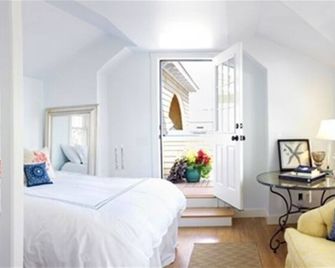 Plum Island - Charming 2 BR Cottage by the Sea - Newbury - Bedroom