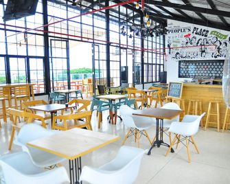 Summer Bed And Breakfast Hotel - Banjarmasin - Restaurang