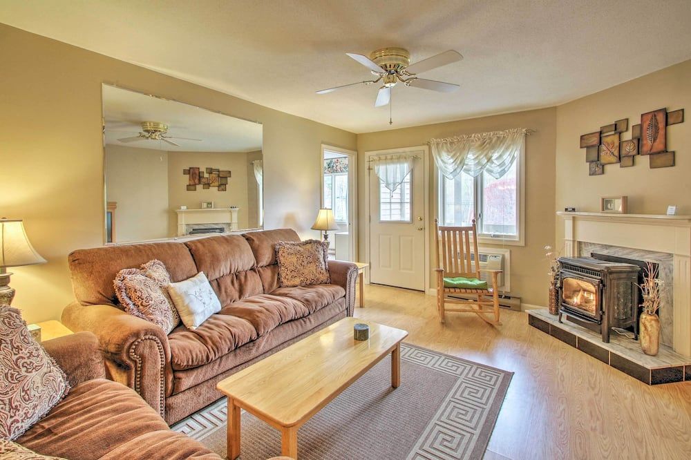 Lincoln Resort Condo w/ Pool Access - Near Hiking! - Lincoln - Stue