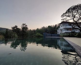 Bindiga Peak Resorts, Chikmagalur - Chikmagalur - Piscina