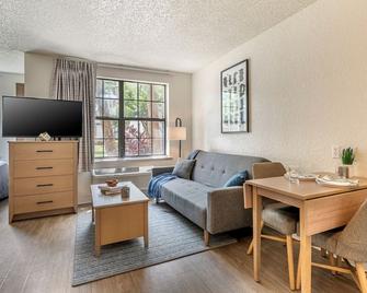 Intown Suites Extended Stay Select Orlando Fl - Ucf - Orlando - Sala de estar