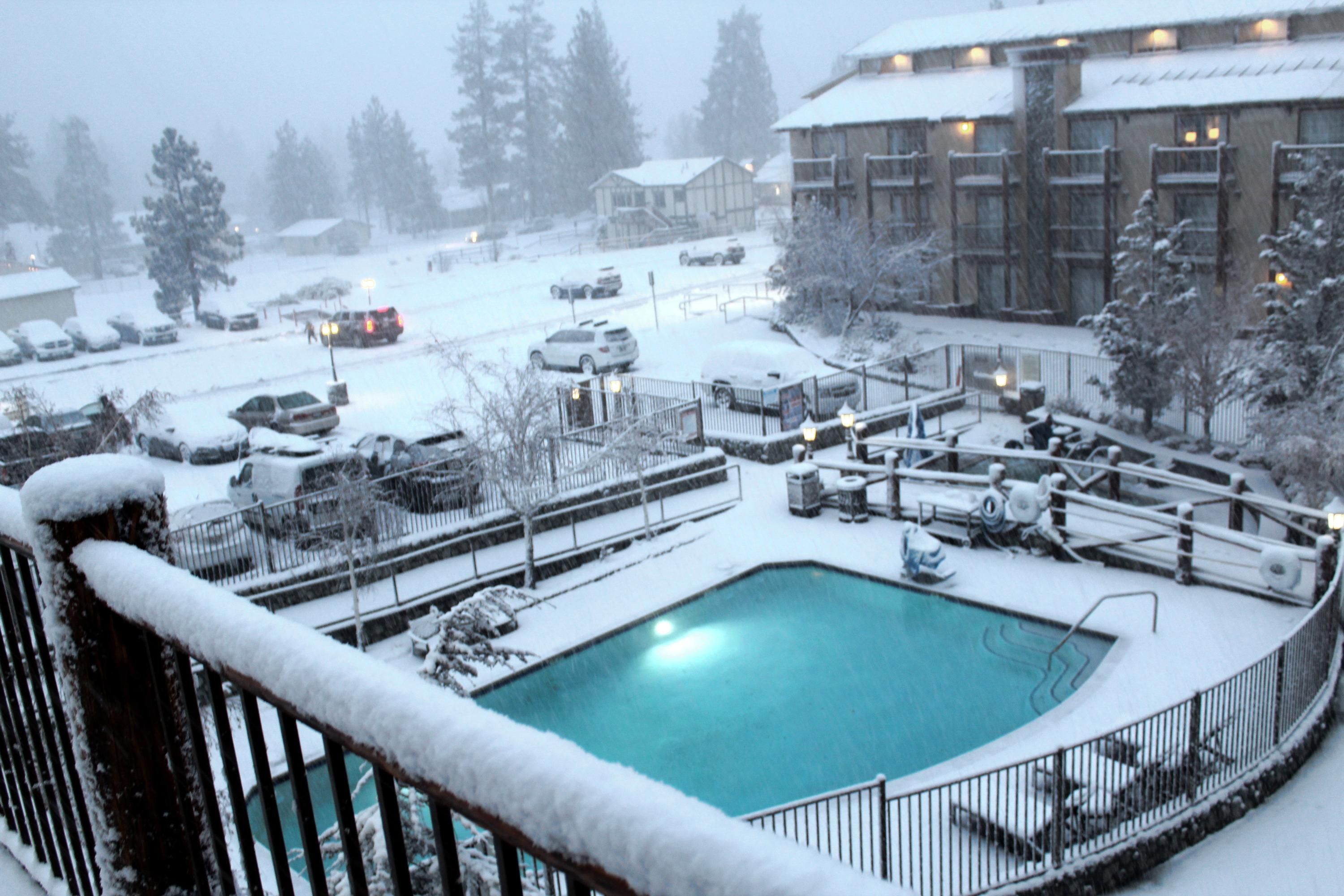 Holiday Inn Resort The Lodge At Big Bear Lake By IHG - ביג בר לייק - בריכה