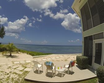 Direct Oceanfront, First Floor On The Beach, Quiet And Secluded Rum Point Area - Bodden Town - Patio
