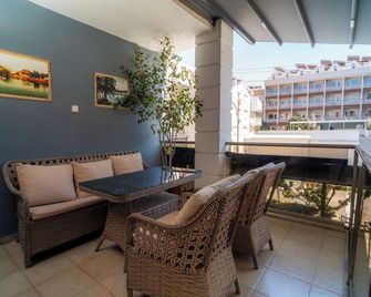 Hotel Dost - Marmaris - Varanda