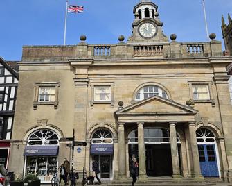Ground floor well appointed cosy flat in Ludlow - Ludlow - Building