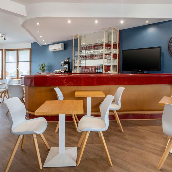Sure Hotel by Best Western Saintes image 1