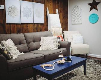 Raven’s Nest 1 bedroom in North Pole AK - North Pole - Sala de estar