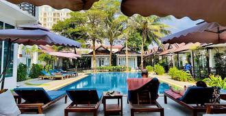 Sea Breeze Resort - Ciudad de Sihanoukville - Piscina
