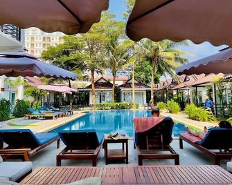 Sea Breeze Resort - Sihanoukville - Pool