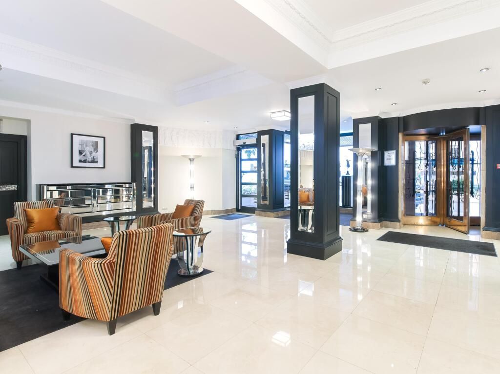 نيل جوين تشيلسي أكوموداشن