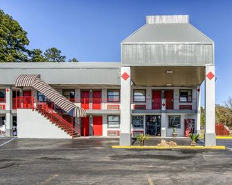 OYO Hotel Pineville La Hwy 165 - Pineville - Edificio