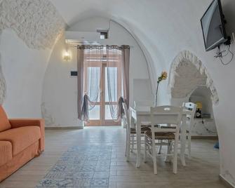 Le Bianche Suites Ostuni - Ostuni - Essbereich
