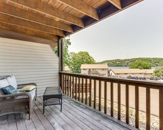 Pool Access and Lake View Osage Beach Condo! - Osage Beach - Balcony