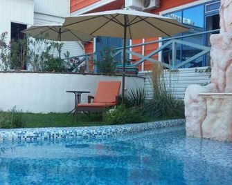 Sapar Budget Hotel - Šymkent - Piscina
