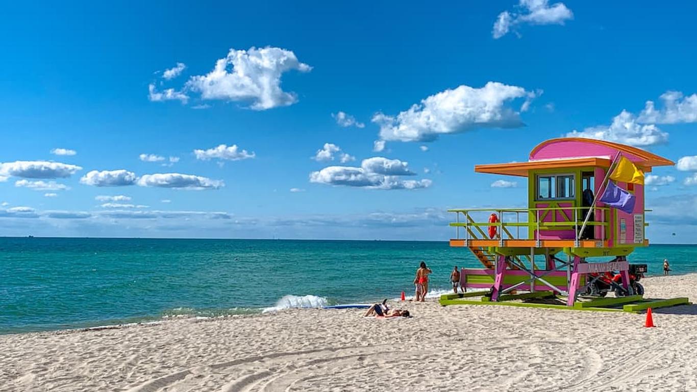 فندق أفالون