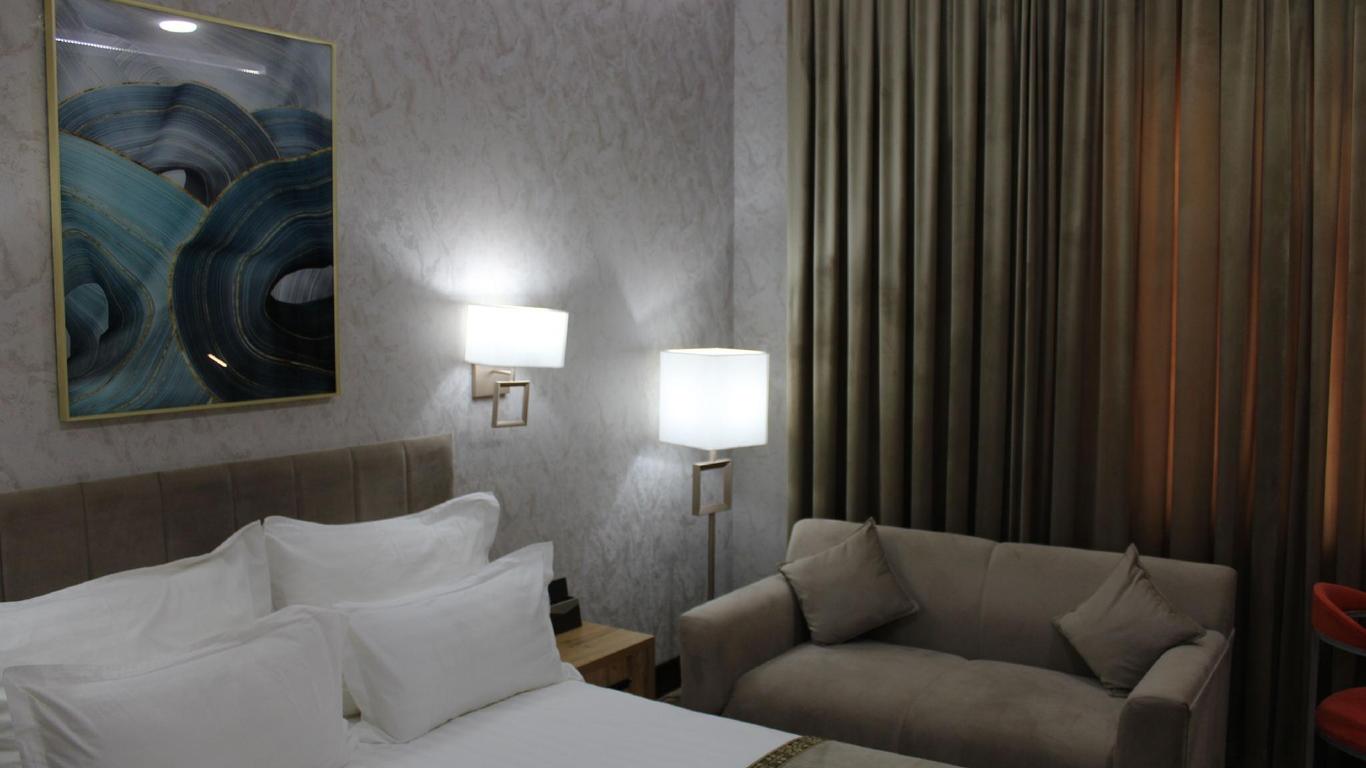 Zarafshan Grand Hotel