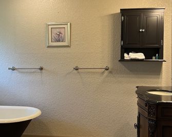 Lakefront Oasis with Private Boat Dock on Lake Palestine - Coffee City - Baño