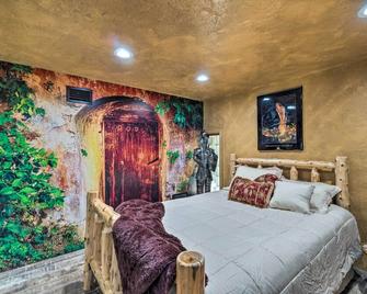 Beachfront Home on Gulf of Mexico with Indoor Pool - Englewood - Bedroom
