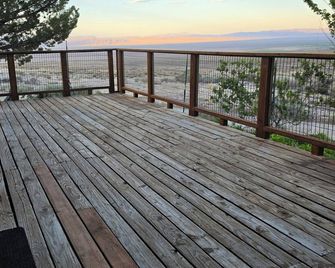 Huge house with Gorgeous views of The Great Basin National Park! - Baker - Balcón