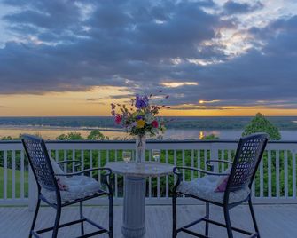 Weymouth Hall - נאצ'ז - מרפסת