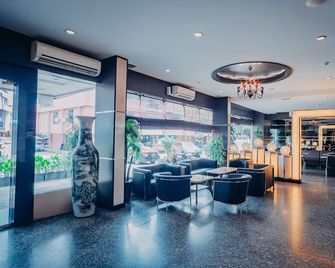 Lovina Inn - Nagoya Batam - באטאם קוטה - לובי