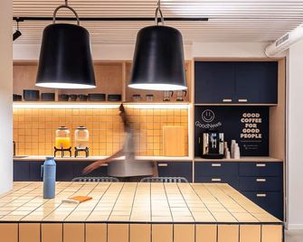 Colo Colo Hostel - Single Private Beds - סן סבסטיאן - מטבח