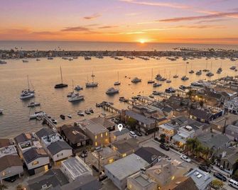 Balboa Island Luxury Penthouse Suite With Bay Views - Newport Beach - Outdoors view