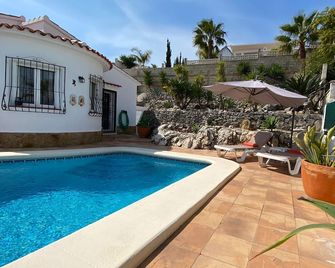 Magnificent villa with private swimming pool and breathtaking sea/mountain view - Orba - Pool