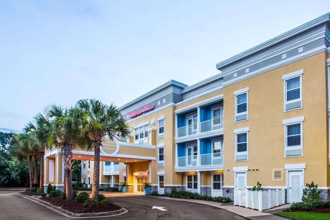 Comfort Suites At Isle Of Palms Connector 94 2 0 2 Mount