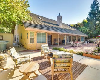 1 Mi to Applegate Park Zoo: Pet-friendly Home - Merced - Patio