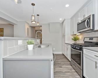 Modern Condo In Downtown Frederick - Frederick - Kitchen