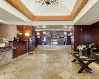 Holiday Inn Express & Suites Whitecourt Southeast By IHG - Whitecourt - Lobby