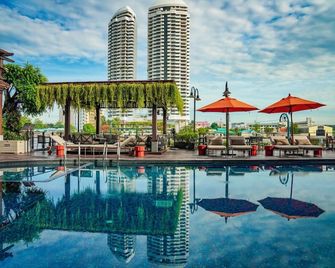 Riva Surya Bangkok - Bangkok - Pool