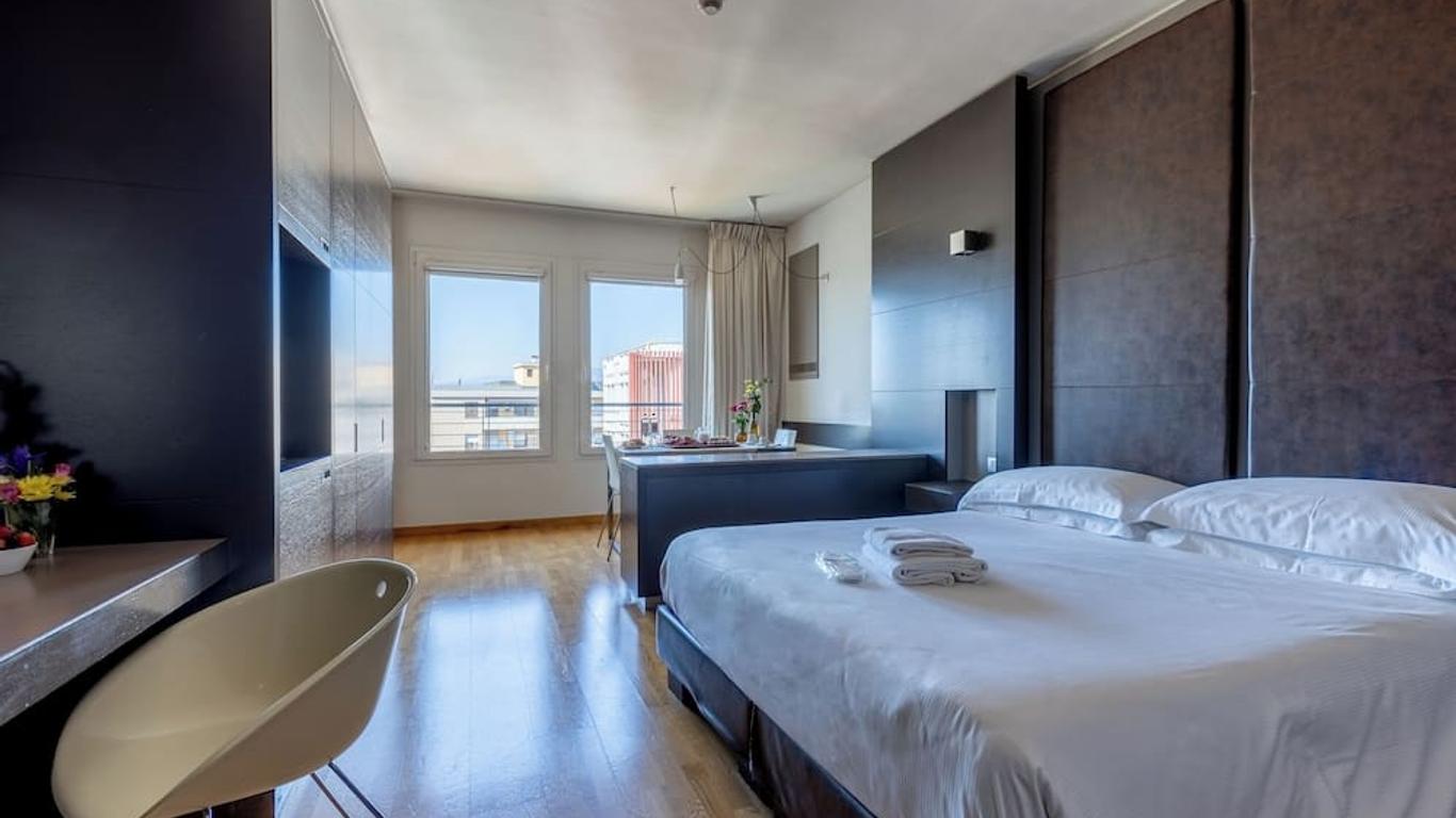 Wall Art Hotel