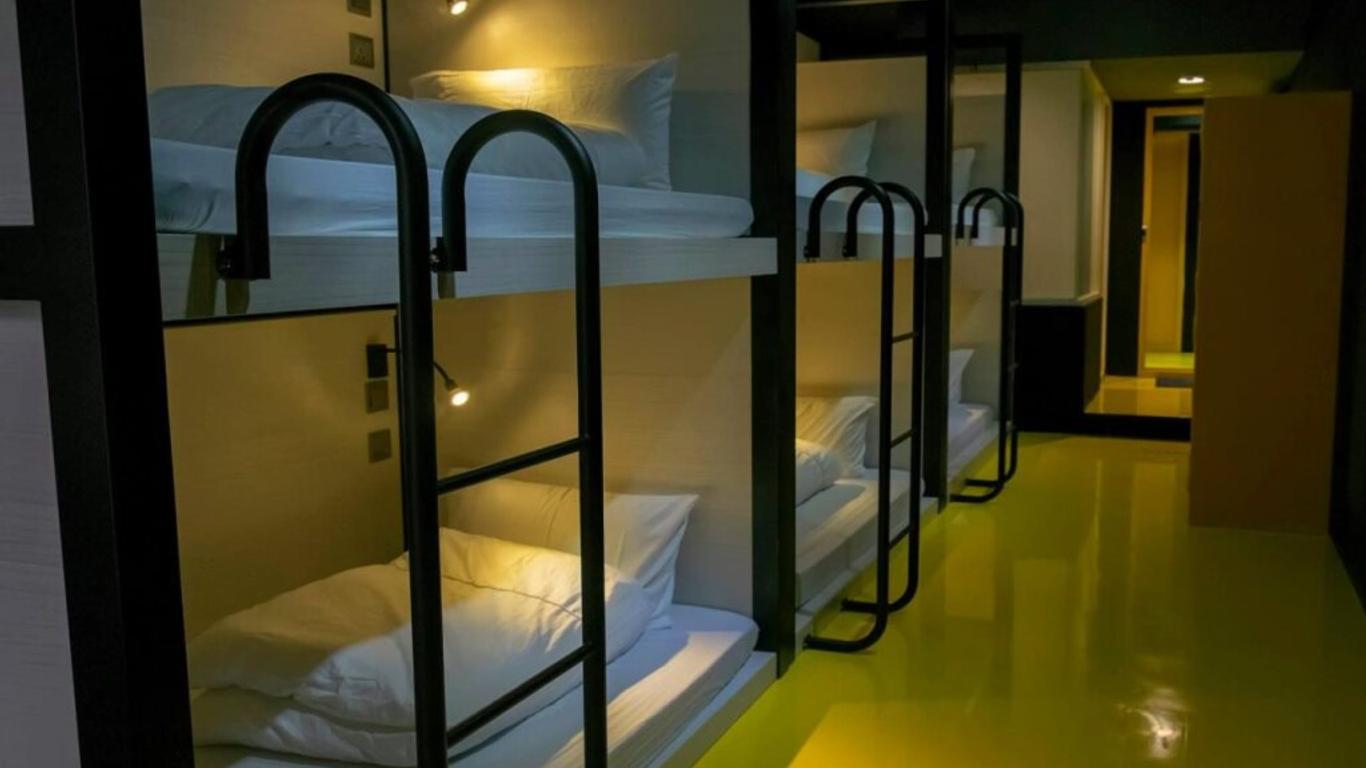 سيامين كورنر هوستل