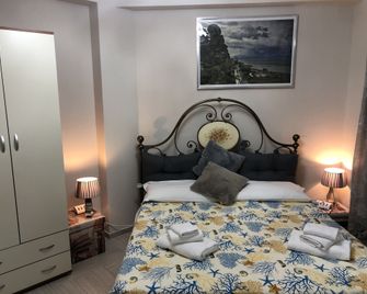 Il Giardino Di Adriana - Terracina - Schlafzimmer