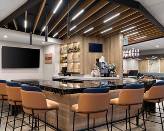 Hyatt Place Kansas City/Overland Park/Metcalf - Overland Park - Bar