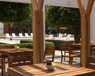 Fiesta Inn Leon - León - Patio