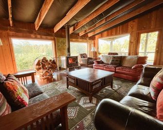Cedar Springs Lodge & Retreat Center - Event Venue for Group Gatherings - Sedro Woolley - Living room