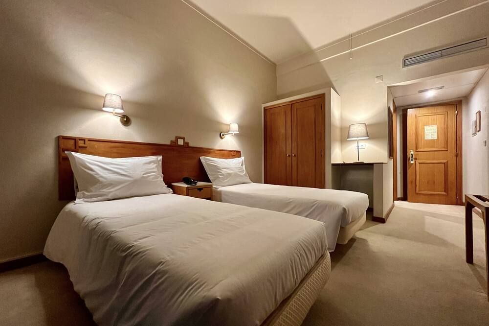 إستريموز هوتل