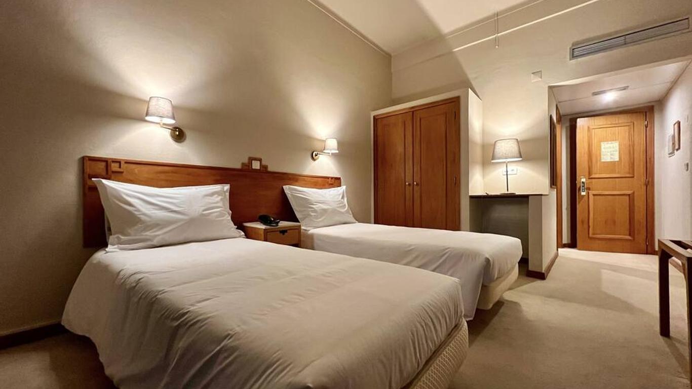 إستريموز هوتل