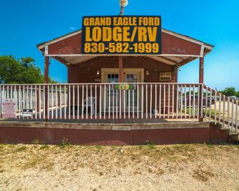 Grand Eagle Ford Lodge & Rv Park - Nixon - Lobby